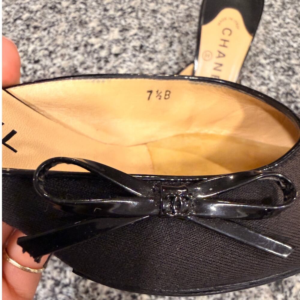 Vintage Chanel Black CC Logo Cap Toe Mules – Size 7.5B - Picture 4 of 9